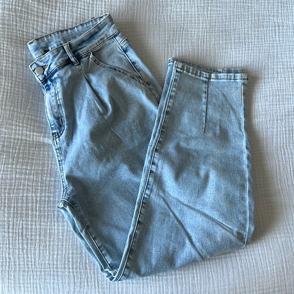 Women's Light Blue Boyfriend Jeans - Picture 8 of 15